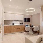 Διαμέρισμα Luxury - Design & Relax By Host Hero