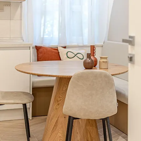 Infinity - Design & Relax By Host Hero